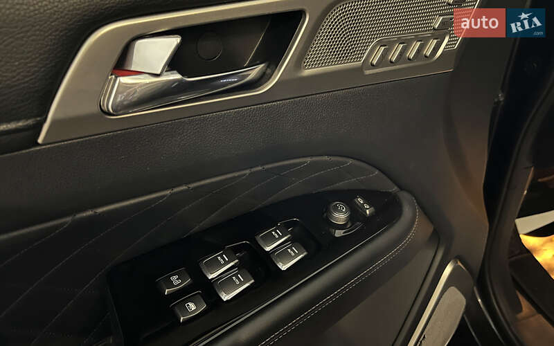 Внедорожник / Кроссовер SsangYong Rexton 2017 в Шептицькому