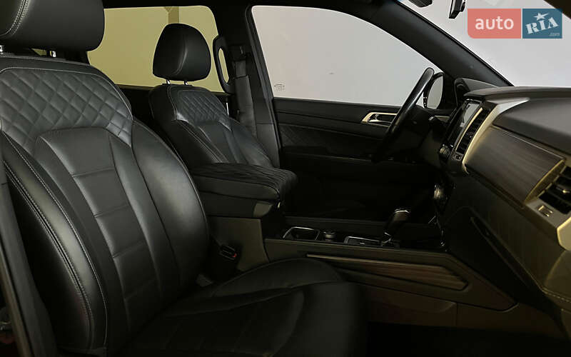 Внедорожник / Кроссовер SsangYong Rexton 2017 в Шептицькому