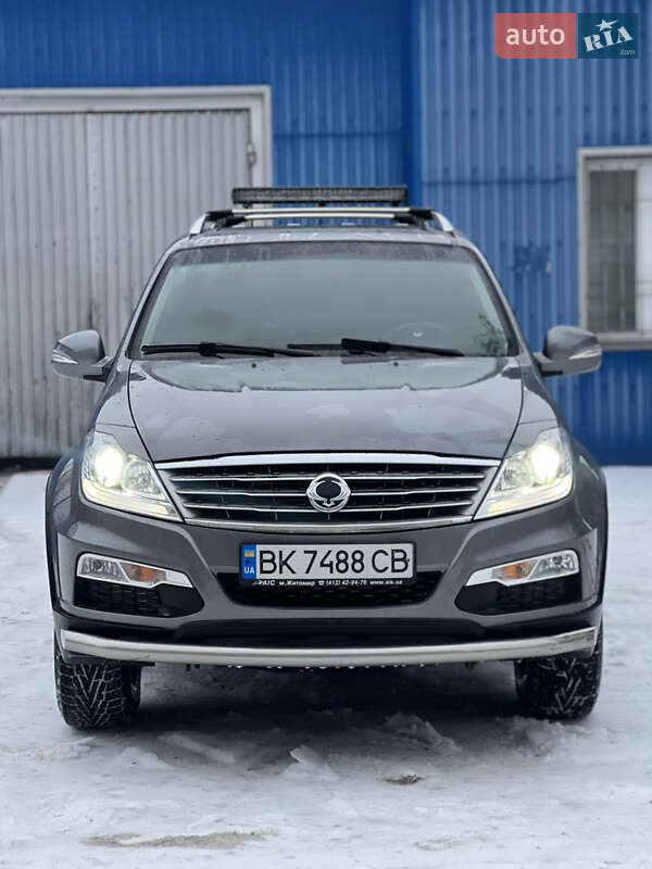 Внедорожник / Кроссовер SsangYong Rexton 2014 в Киеве