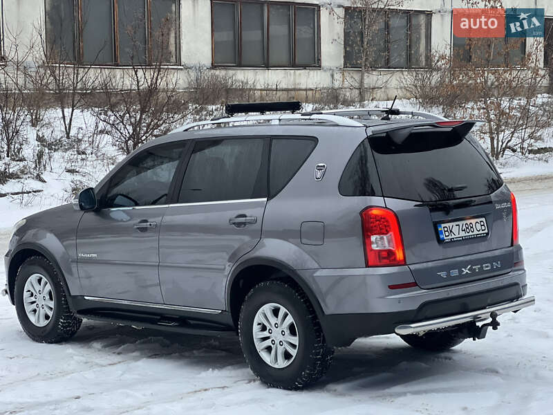 Внедорожник / Кроссовер SsangYong Rexton 2014 в Киеве