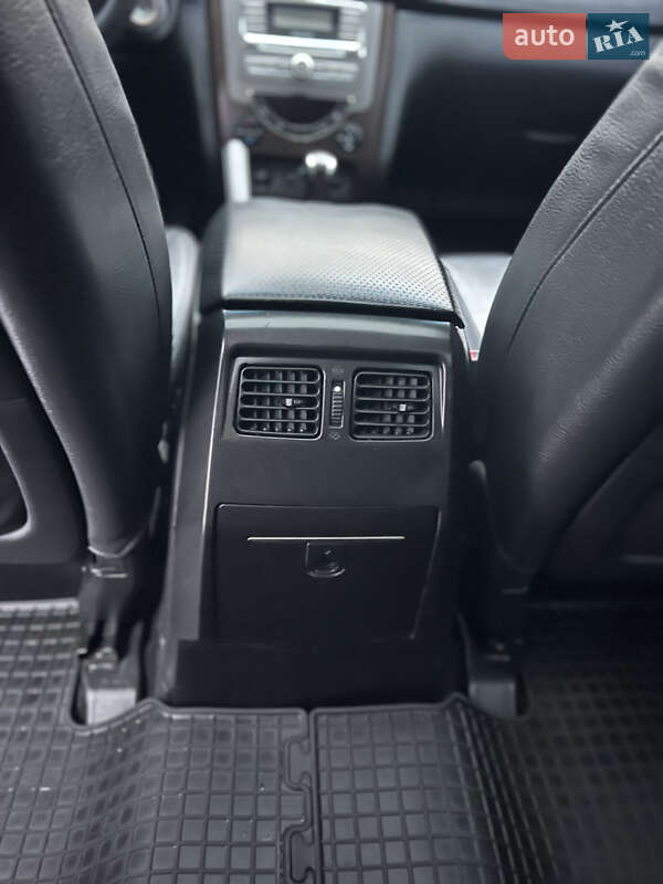 Внедорожник / Кроссовер SsangYong Rexton 2014 в Киеве