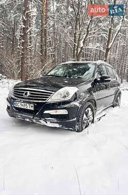 Внедорожник / Кроссовер SsangYong Rexton 2015 в Новояворовске