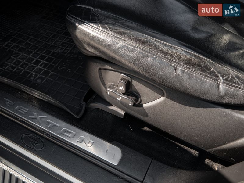 Внедорожник / Кроссовер SsangYong Rexton 2013 в Львове