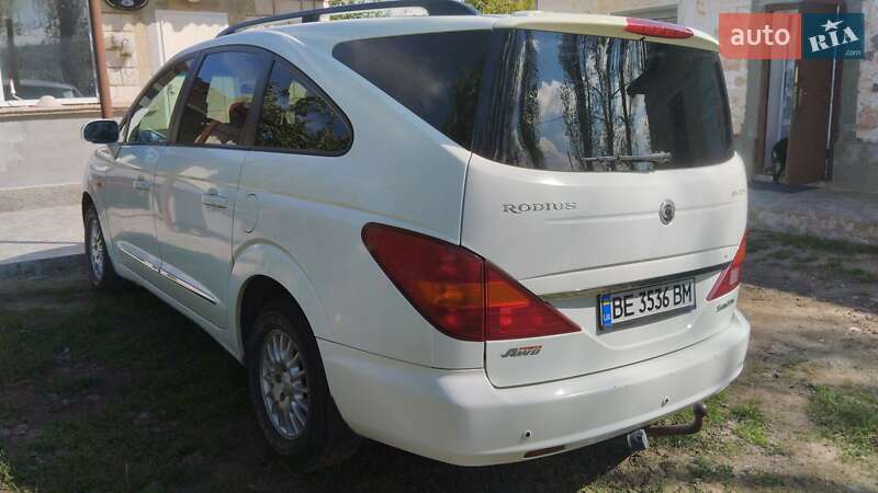 Минивэн SsangYong Rodius 2008 в Николаеве
