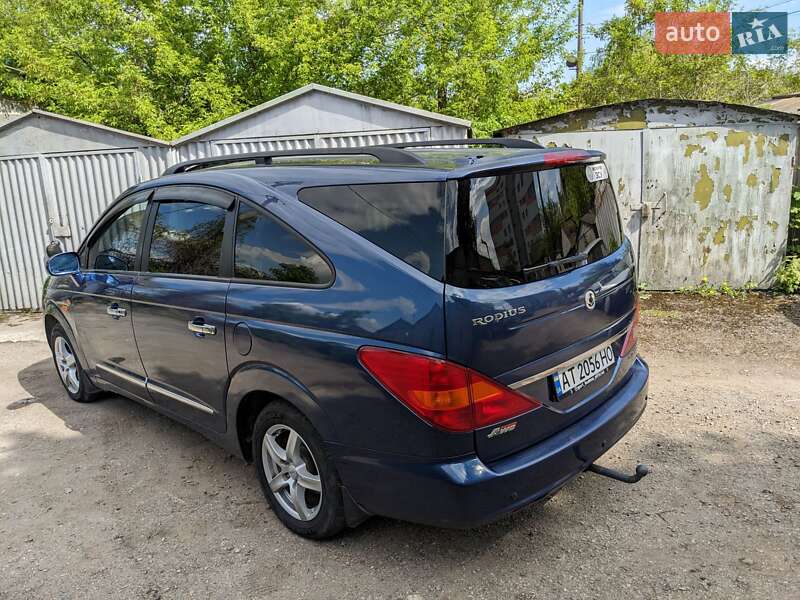 Мінівен SsangYong Rodius 2008 в Івано-Франківську