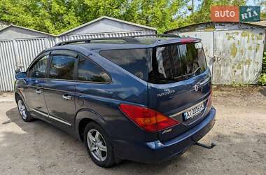 Минивэн SsangYong Rodius 2008 в 