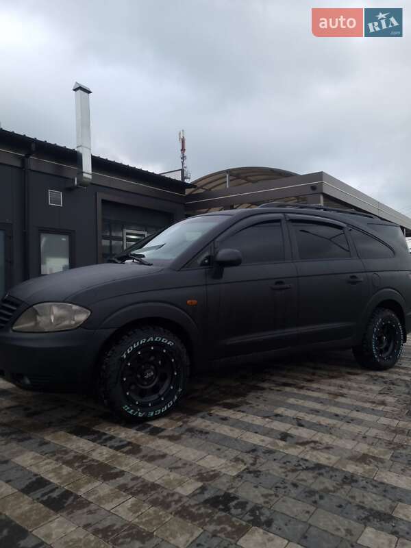 Минивэн SsangYong Rodius 2008 в 