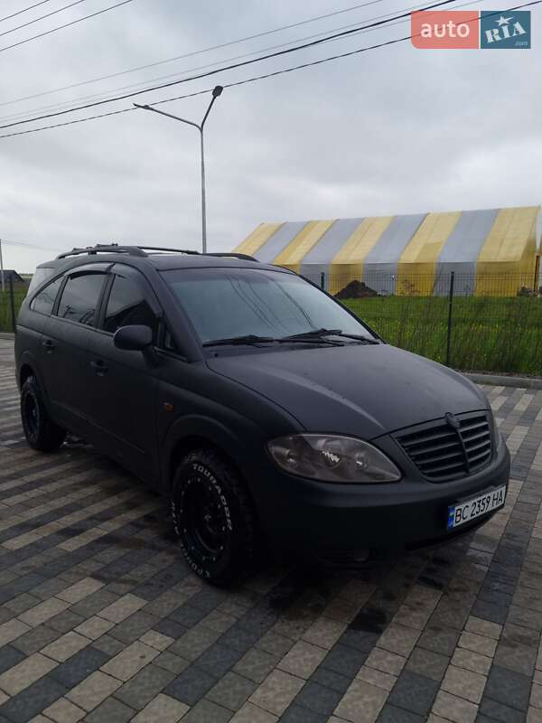 Минивэн SsangYong Rodius 2008 в Львове