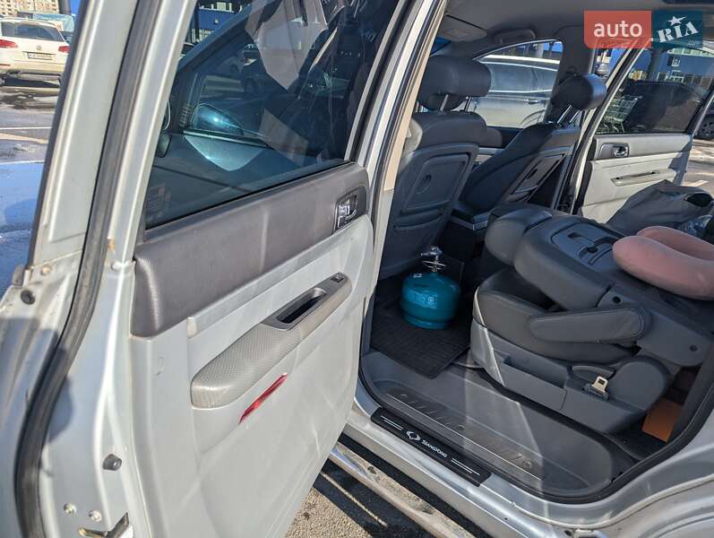 Минивэн SsangYong Rodius 2006 в Киеве фото 12 Минивэн SsangYong Rodius 2006 в Киеве