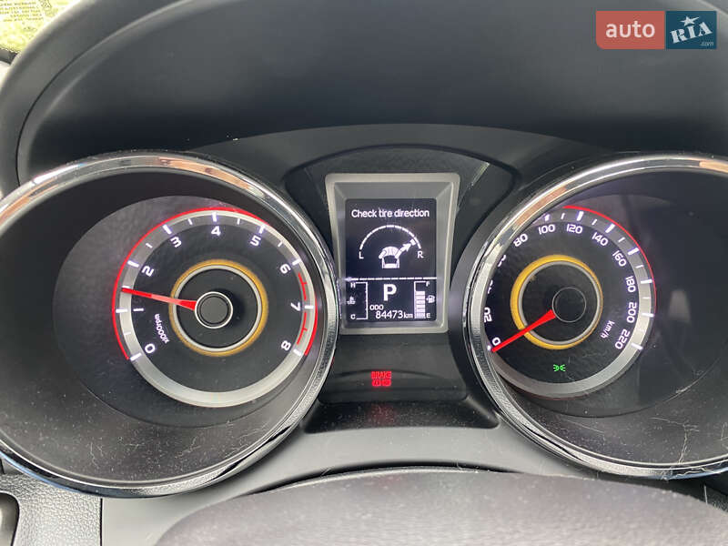 Внедорожник / Кроссовер SsangYong Tivoli 2015 в Львове фото 4 Внедорожник / Кроссовер SsangYong Tivoli 2015 в Львове