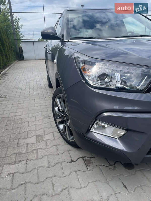 Внедорожник / Кроссовер SsangYong Tivoli 2015 в Кицмани