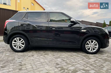 Позашляховик / Кросовер SsangYong Tivoli 2015 в 