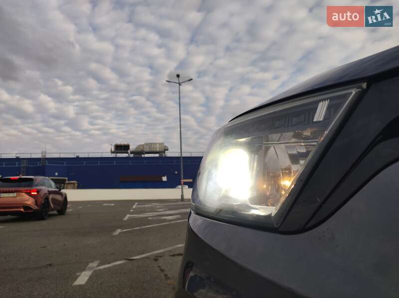 Внедорожник / Кроссовер SsangYong Tivoli 2016 в Киеве