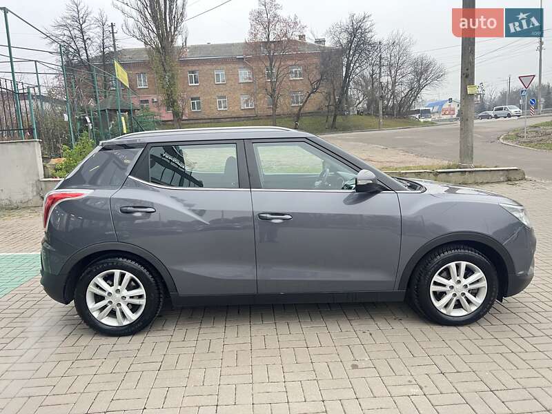 Внедорожник / Кроссовер SsangYong Tivoli 2016 в Киеве