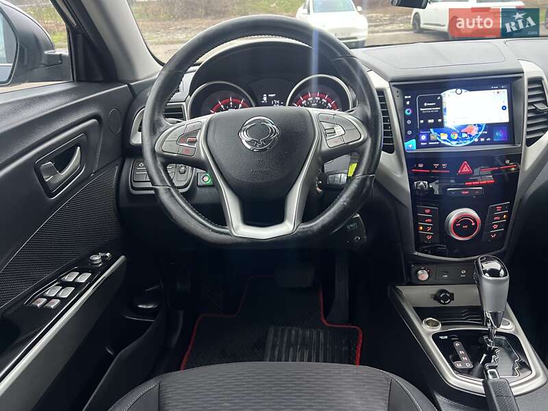 Внедорожник / Кроссовер SsangYong Tivoli 2016 в Киеве