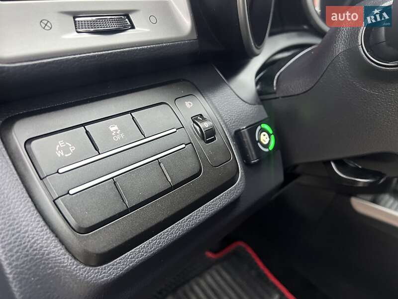 Внедорожник / Кроссовер SsangYong Tivoli 2016 в Киеве