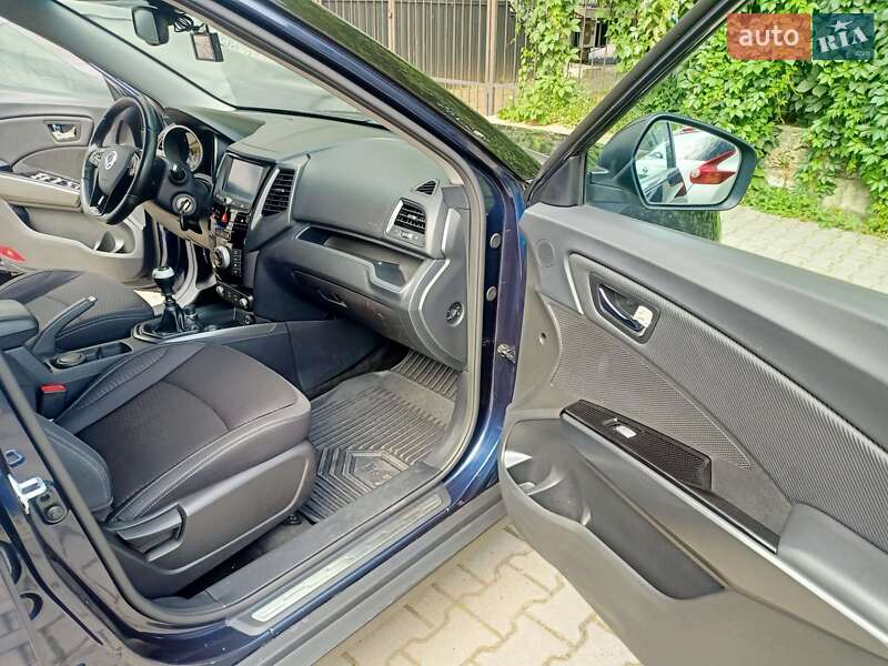 Внедорожник / Кроссовер SsangYong XLV 2016 в Ивано-Франковске