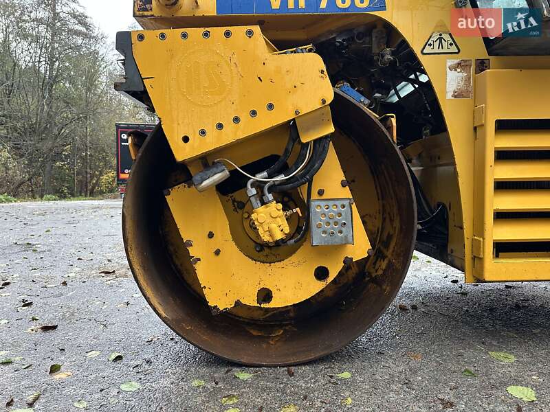 Дорожный каток Stavostroj VH-950 2000 в Хусте