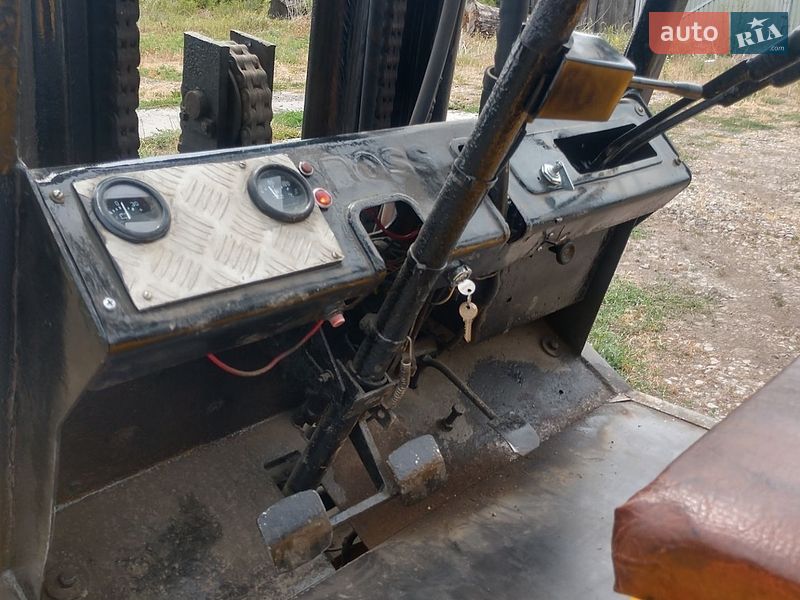 Фронтальні навантажувачі Steinbock Boss 1995 в Буську