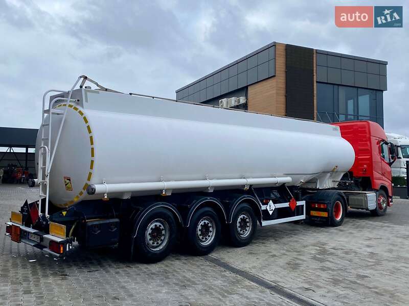 Цистерна Stokota OPL 2014 в Ровно