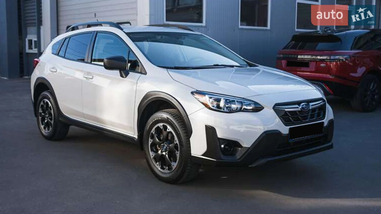 Subaru Crosstrek 2021 року, білий колір, повний привід AWD. Надійний бензиновий двигун 2.0 у парі з автоматичною коробкою передач. Авто  з США, відновлене, повністю на ходу, вкладень не потребує.

Комфортний та практичний кросовер для міста і подорожей. Просторий салон у відмінному стані, акуратна тканинна оббивка, підігрів сидінь, мультикермо з керуванням мультимедіа та круїз-контролем. Великий сенсорний дисплей, Bluetooth, камера заднього виду, клімат-контроль, електросклопідіймачі, електрорегулювання дзеркал. Встановлені якісні килимки WeatherTech, великий багажник зі шторкою.

Забезпечує впевнену керованість у будь-яку погоду та на поганих дорогах. Підвіска м’яка та енергоємна, авто добре підходить як для щоденної їзди, так і для виїздів за місто.