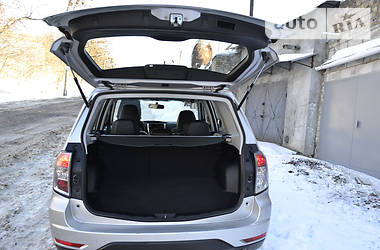 Внедорожник / Кроссовер Subaru Forester 2011 в 
