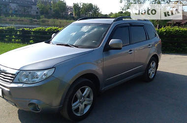 Позашляховик / Кросовер Subaru Forester 2010 в Львові