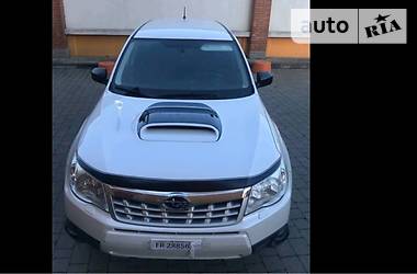 Позашляховик / Кросовер Subaru Forester 2011 в 