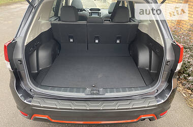 Позашляховик / Кросовер Subaru Forester 2019 в 