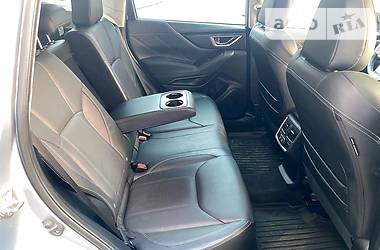 Позашляховик / Кросовер Subaru Forester 2018 в 
