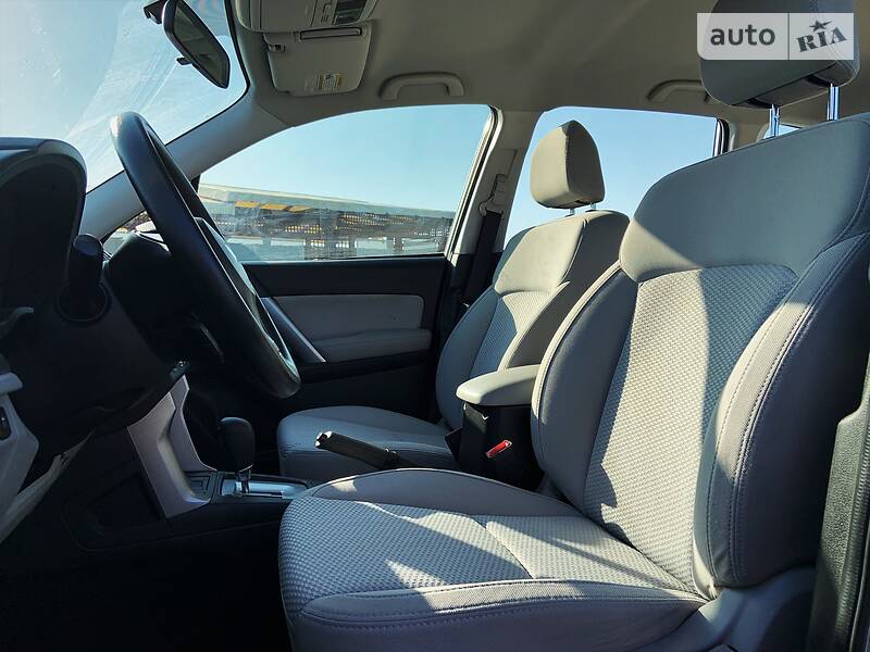 Позашляховик / Кросовер Subaru Forester 2015 в Чернівцях