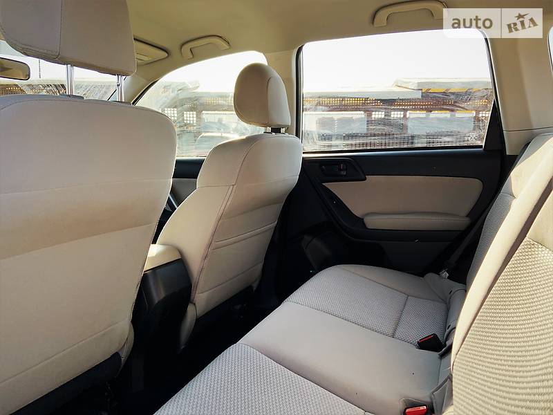 Позашляховик / Кросовер Subaru Forester 2015 в Чернівцях