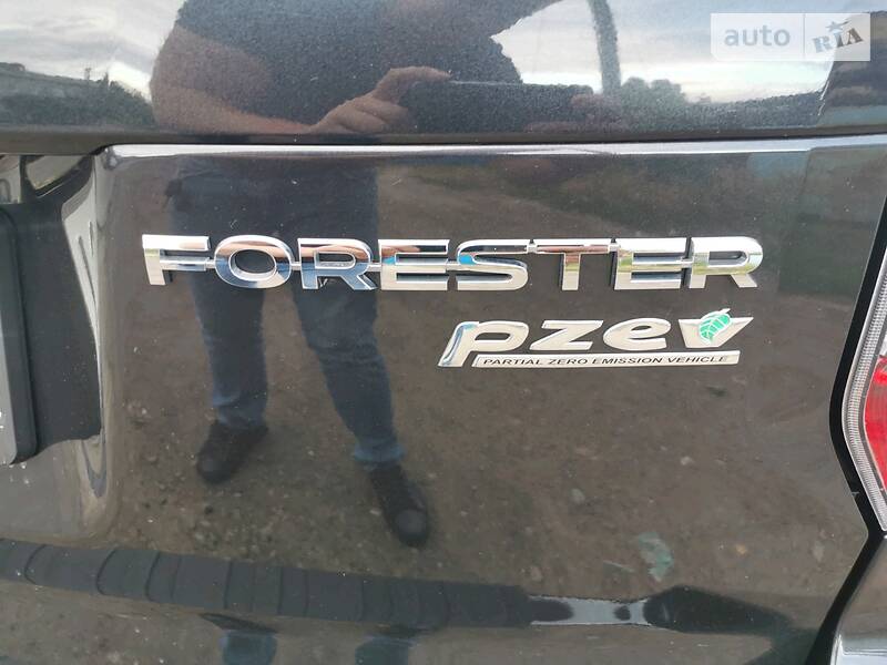 Позашляховик / Кросовер Subaru Forester 2015 в Броварах