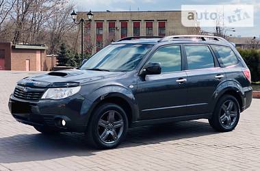 Внедорожник / Кроссовер Subaru Forester 2010 в Каменском