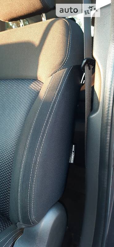 Позашляховик / Кросовер Subaru Forester 2013 в Вараші