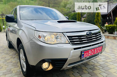 Внедорожник / Кроссовер Subaru Forester 2010 в Иршаве