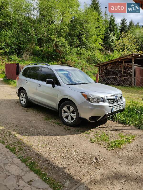 Внедорожник / Кроссовер Subaru Forester 2015 в Межгорье