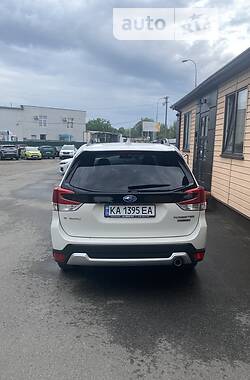 Позашляховик / Кросовер Subaru Forester 2020 в Києві