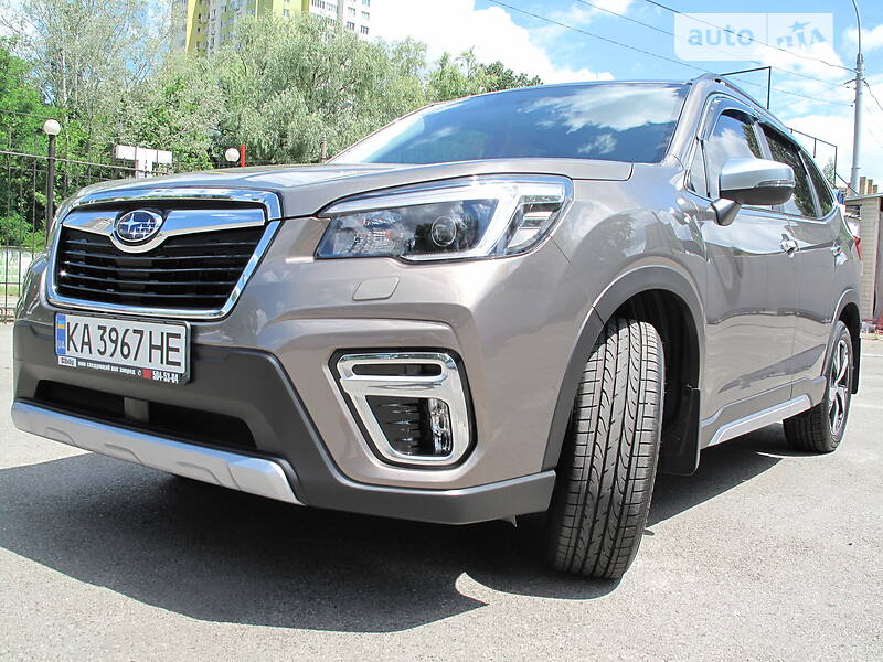 Внедорожник / Кроссовер Subaru Forester 2021 в Киеве