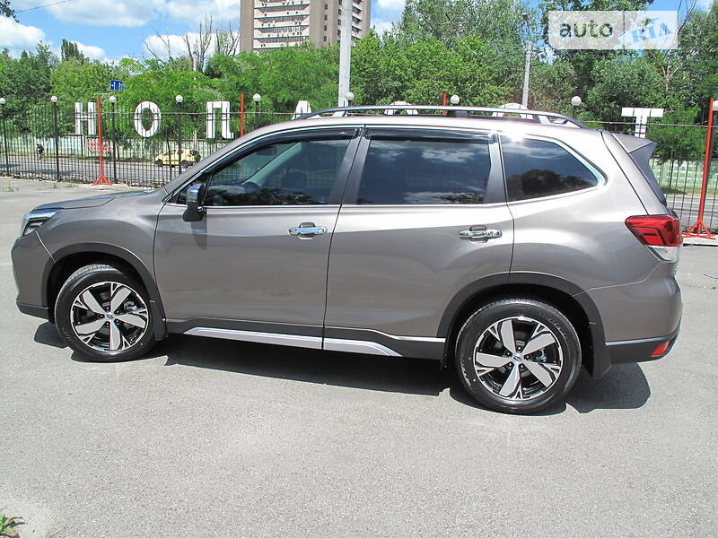 Внедорожник / Кроссовер Subaru Forester 2021 в Киеве