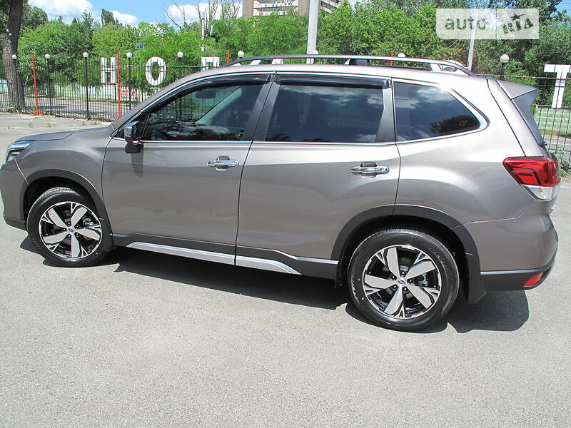 Внедорожник / Кроссовер Subaru Forester 2021 в Киеве