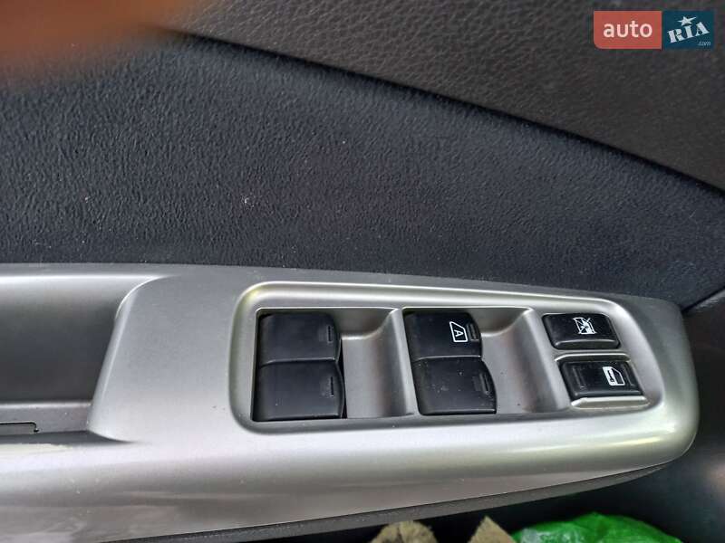 Внедорожник / Кроссовер Subaru Forester 2010 в Львове