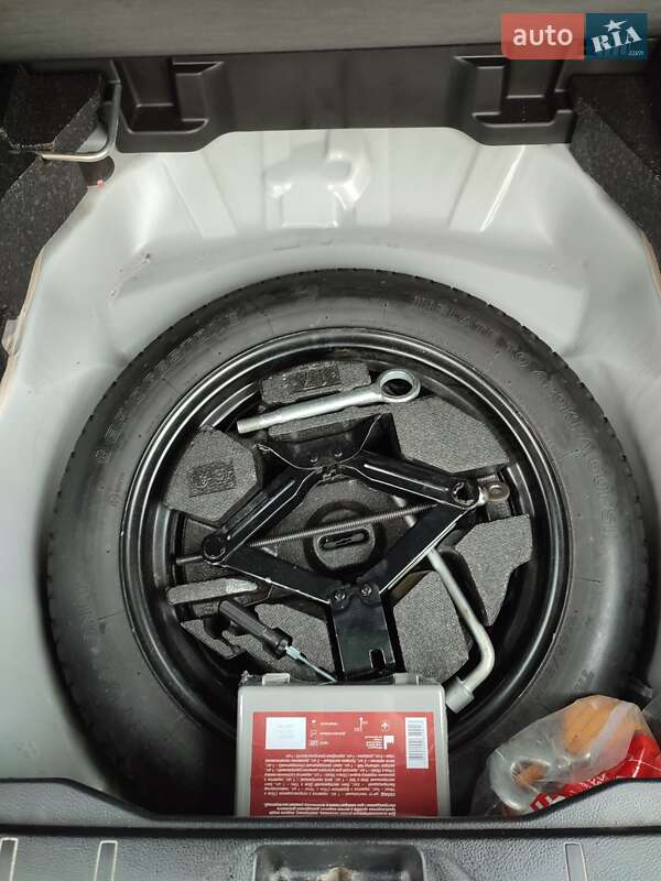 Внедорожник / Кроссовер Subaru Forester 2014 в Новомосковске