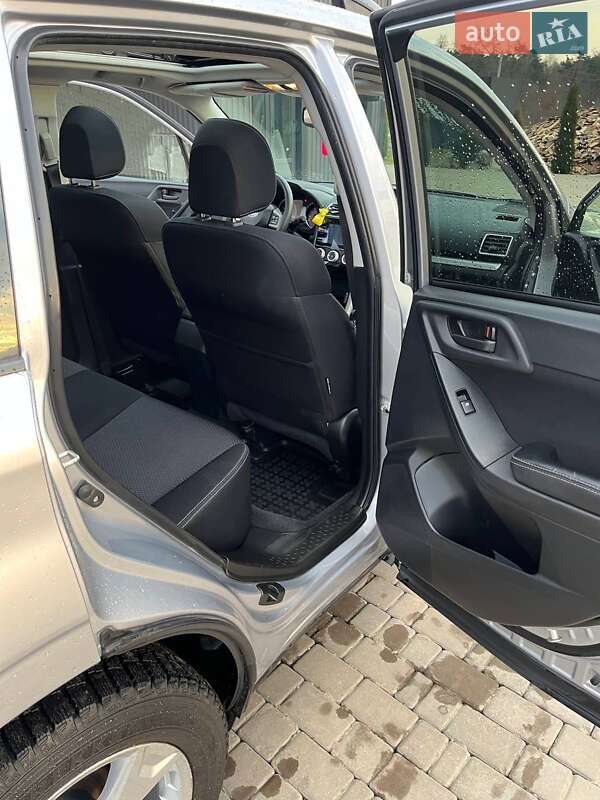 Внедорожник / Кроссовер Subaru Forester 2015 в Яворове