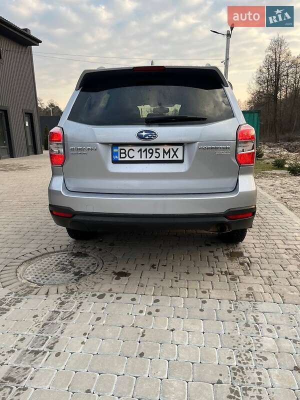 Внедорожник / Кроссовер Subaru Forester 2015 в Яворове