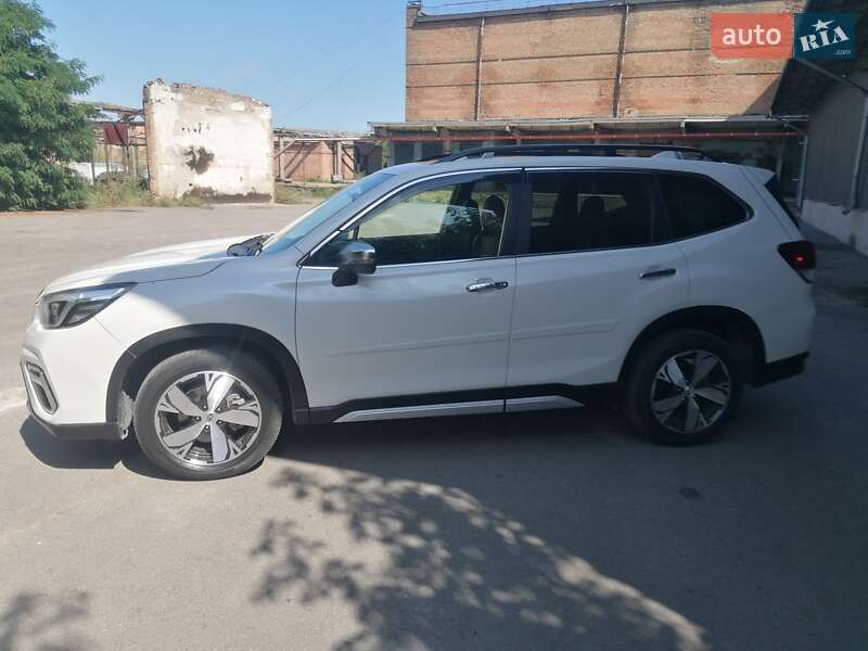 Внедорожник / Кроссовер Subaru Forester 2019 в Ровно
