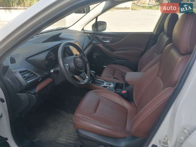 Внедорожник / Кроссовер Subaru Forester 2019 в Ровно