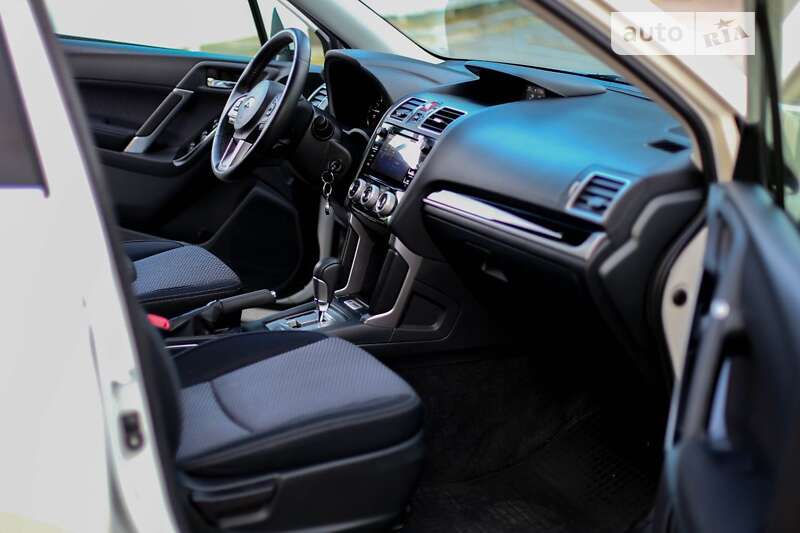 Внедорожник / Кроссовер Subaru Forester 2017 в Киеве