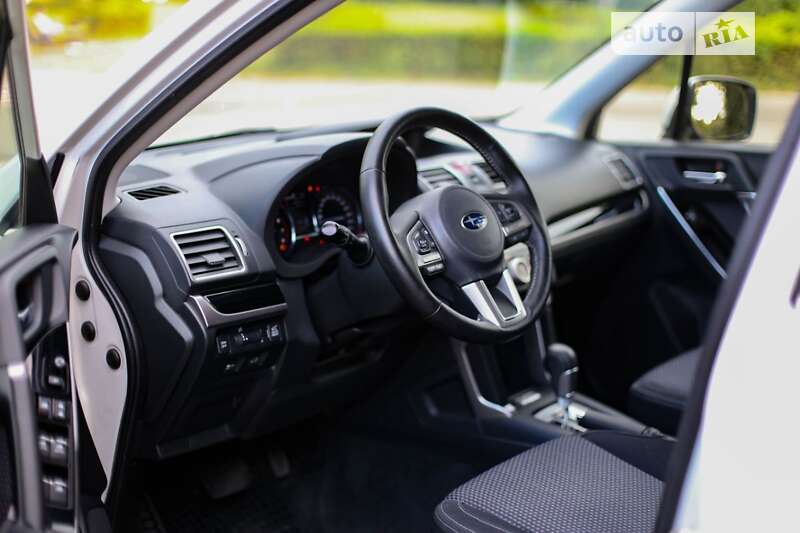 Внедорожник / Кроссовер Subaru Forester 2017 в Киеве