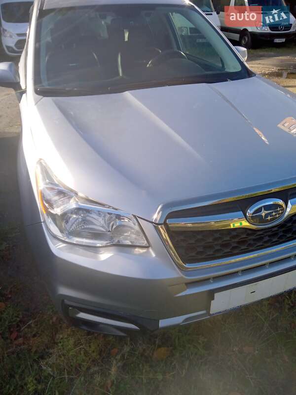 Внедорожник / Кроссовер Subaru Forester 2014 в 